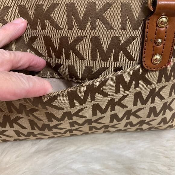 MICHAEL KORS Large Khaki/Acorn Signature BEDFORD Dome Satchel w/XB Strap - Picture 4 of 16
